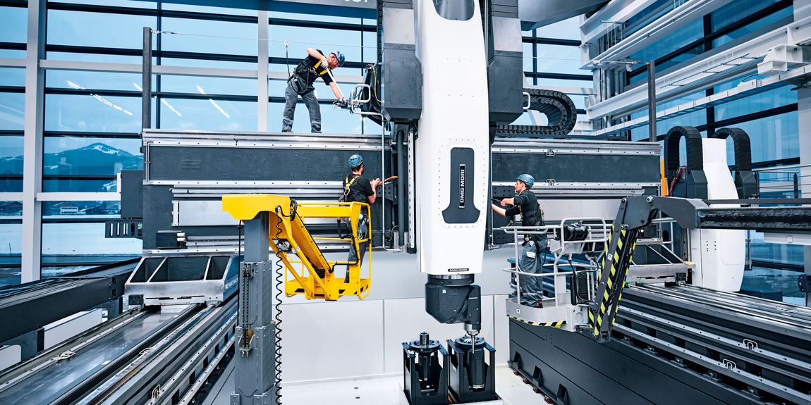 Today, the DMG MORI portfolio ranges from the compact DMP 35 to the XXL machining center DMU 600 Gantry linear.