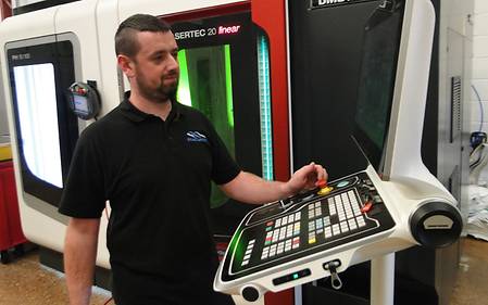 LASERTEC 20 PrecisionTool with operator